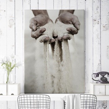 Canvastavla Sand between fingers-0